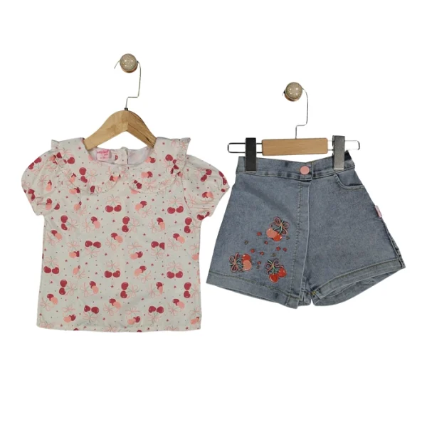Ensemble en Jean avec Short-Jupe et Motif Cerise